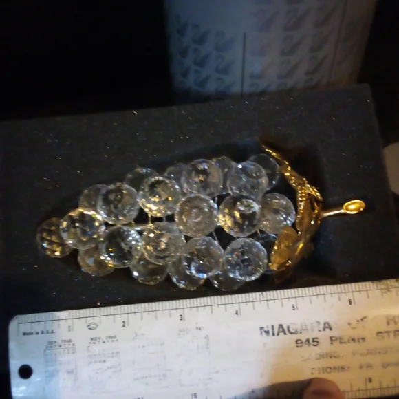 Swarovski grape cluster large 6.25" in original box excellent condition - Picture 7 of 10